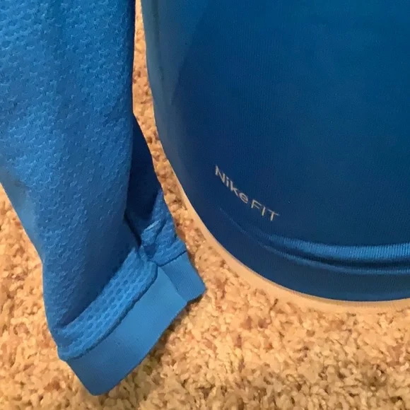 Nike dry fit long sleeve top✨ - Picture 2 of 4